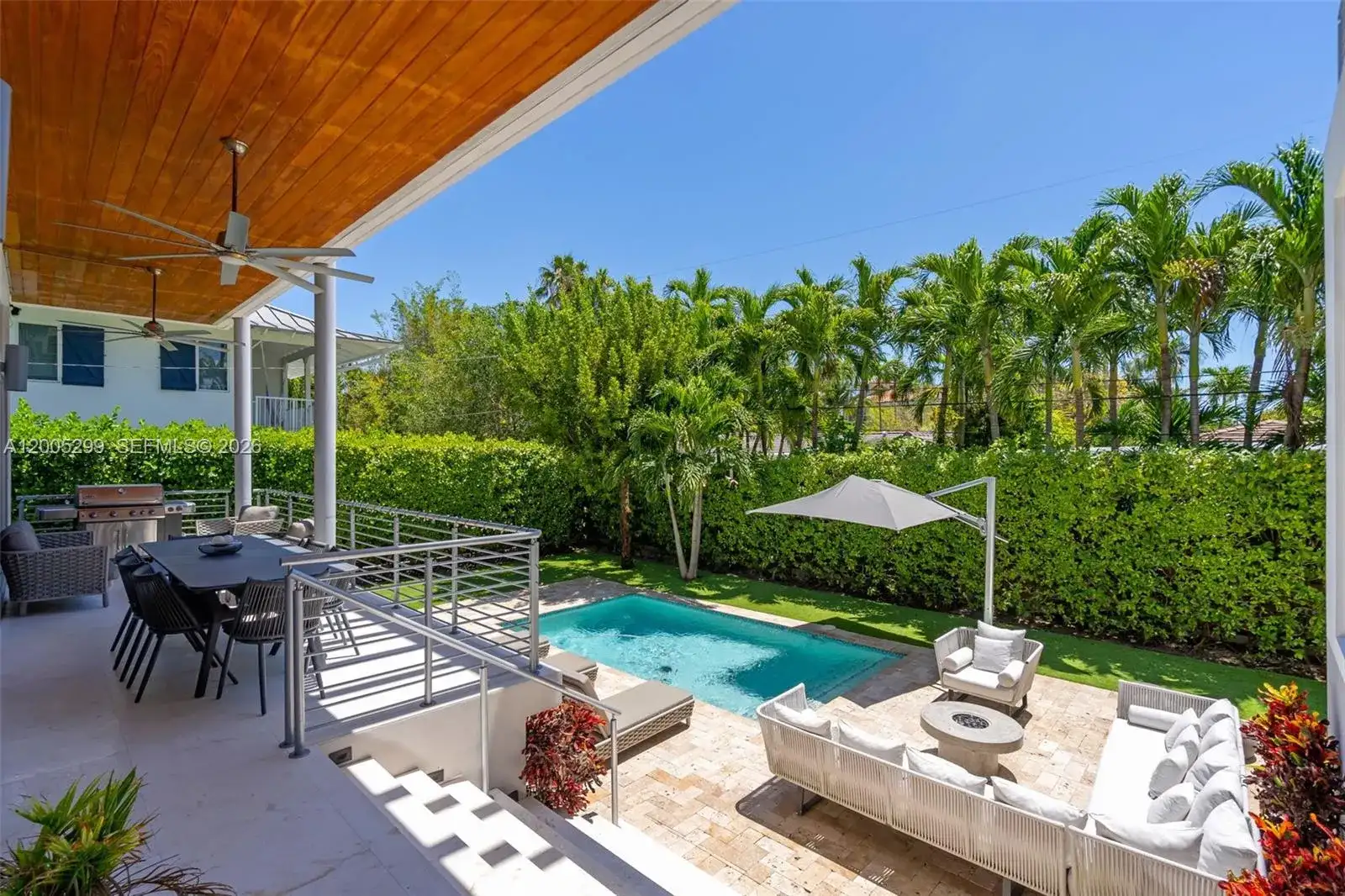 230 W Mcintyre St, Key Biscayne FL 33149 photo 2