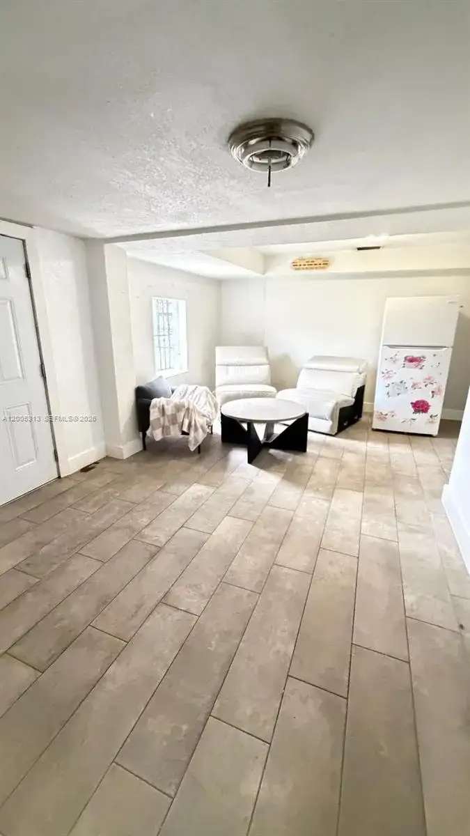301 NW 37th St, Miami FL 33127 photo 4
