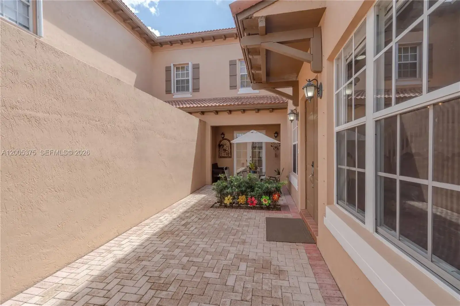 623 SW 146th Ter, Pembroke Pines FL 33027 photo 2