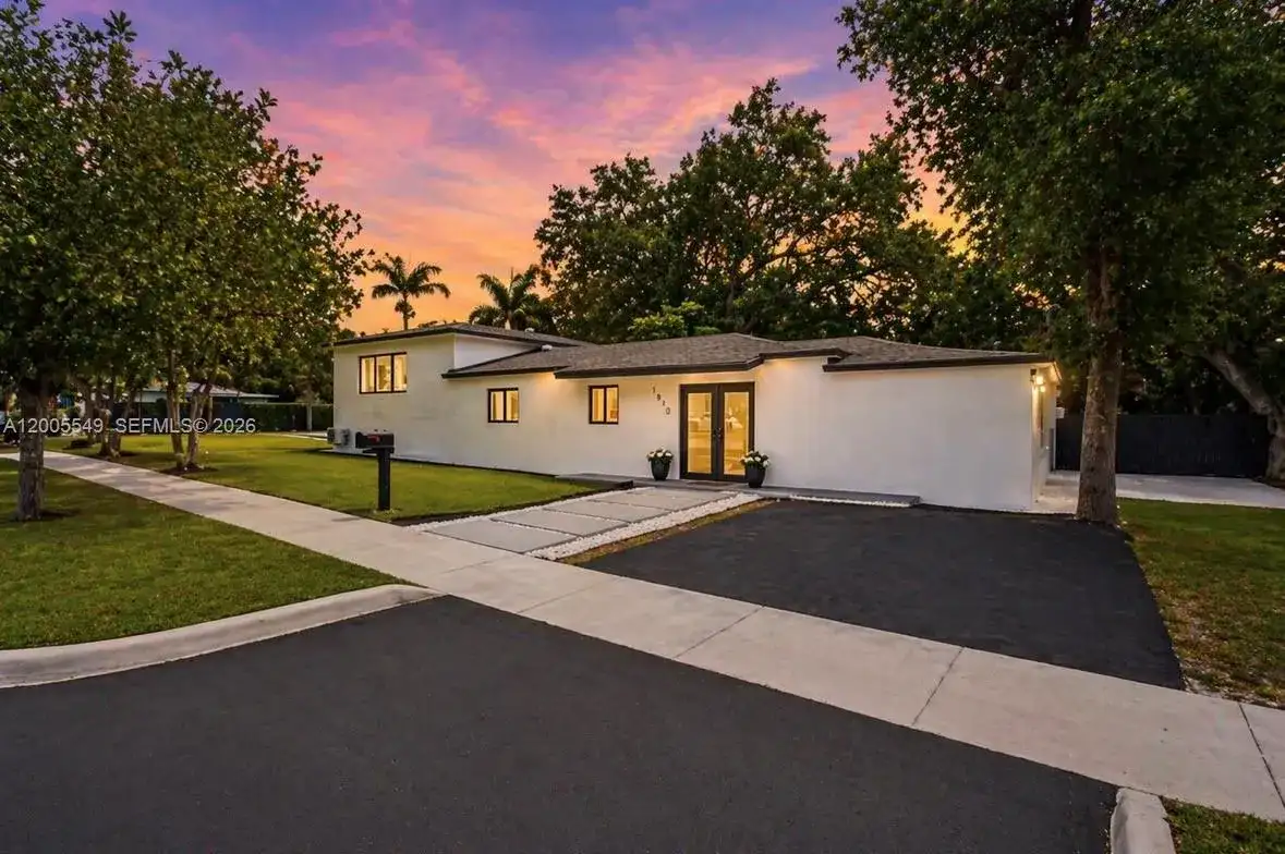 1810 NE 161st St, North Miami Beach FL 33162 photo 2