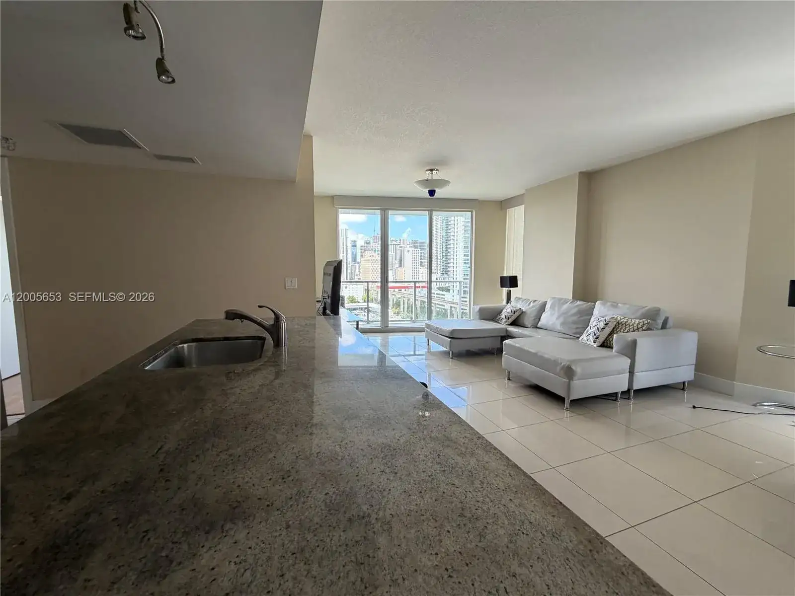 185 SW 7th St # 1511, Miami FL 33130 photo 2