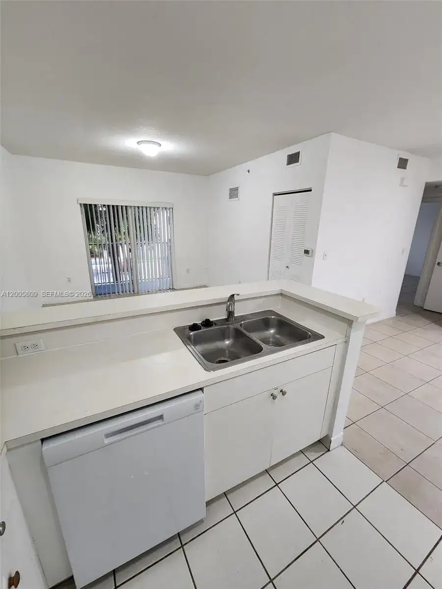 11060 SW 196th St # 209, Cutler Bay FL 33157 photo 4