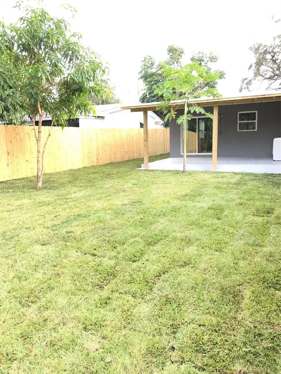 2465 NE 183rd St # 0, North Miami Beach FL 33160 photo 4