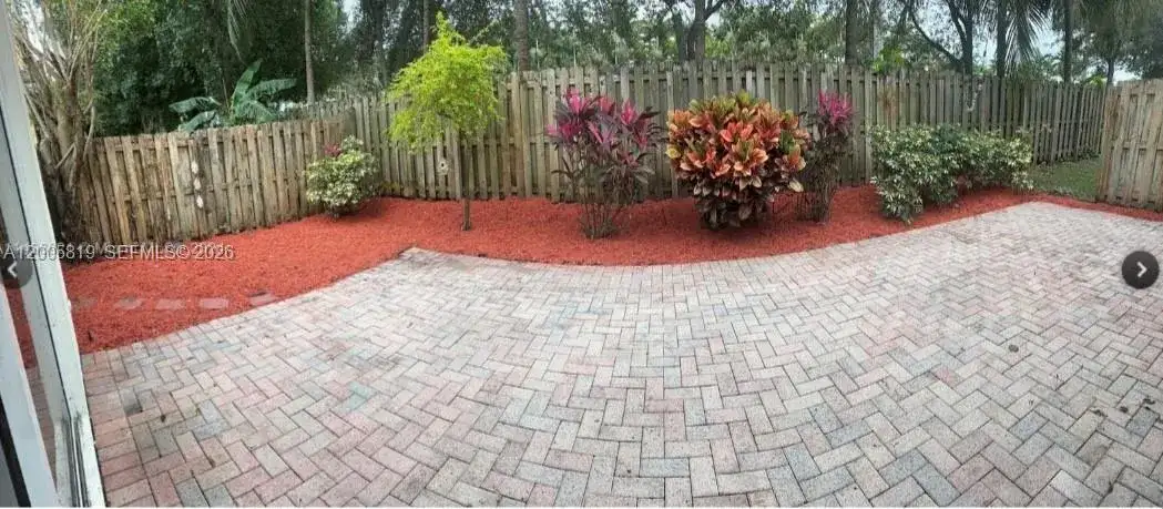 4268 NE 9th St, Homestead FL 33033 photo 2