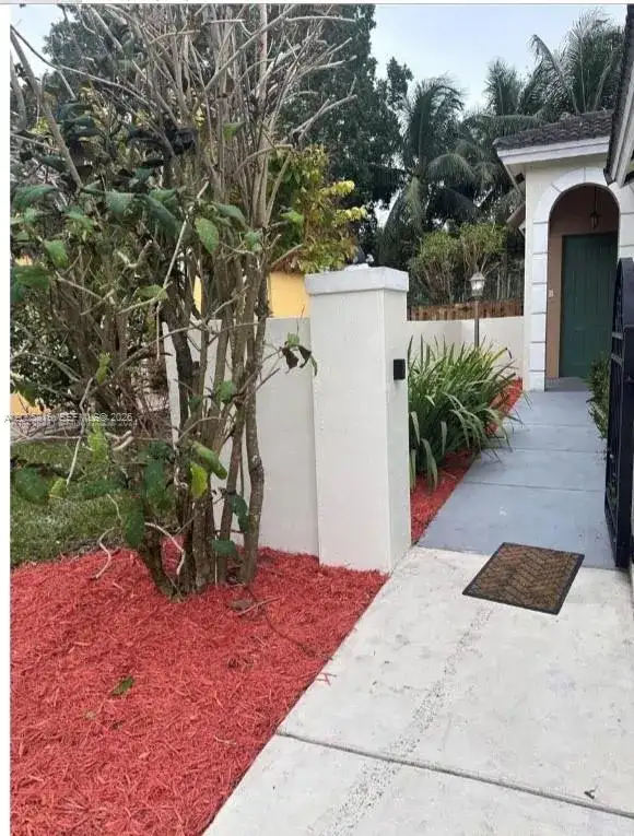 4268 NE 9th St, Homestead FL 33033 photo 3