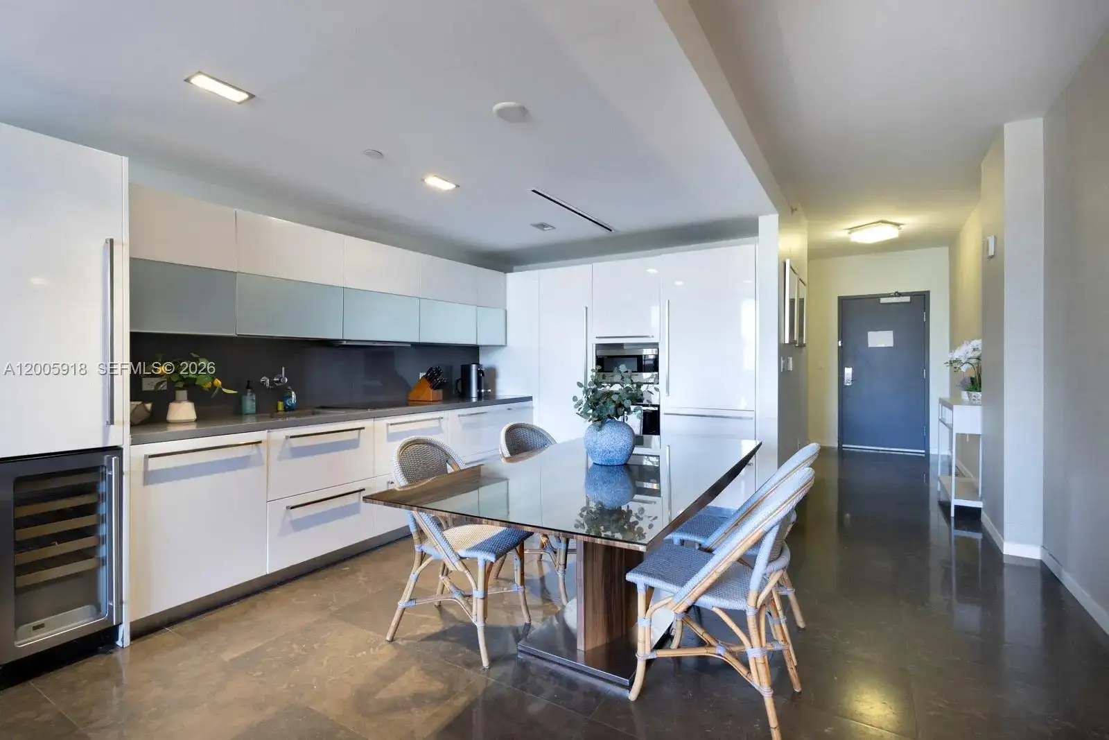 220 21st St # 303, Miami Beach FL 33139 photo 3