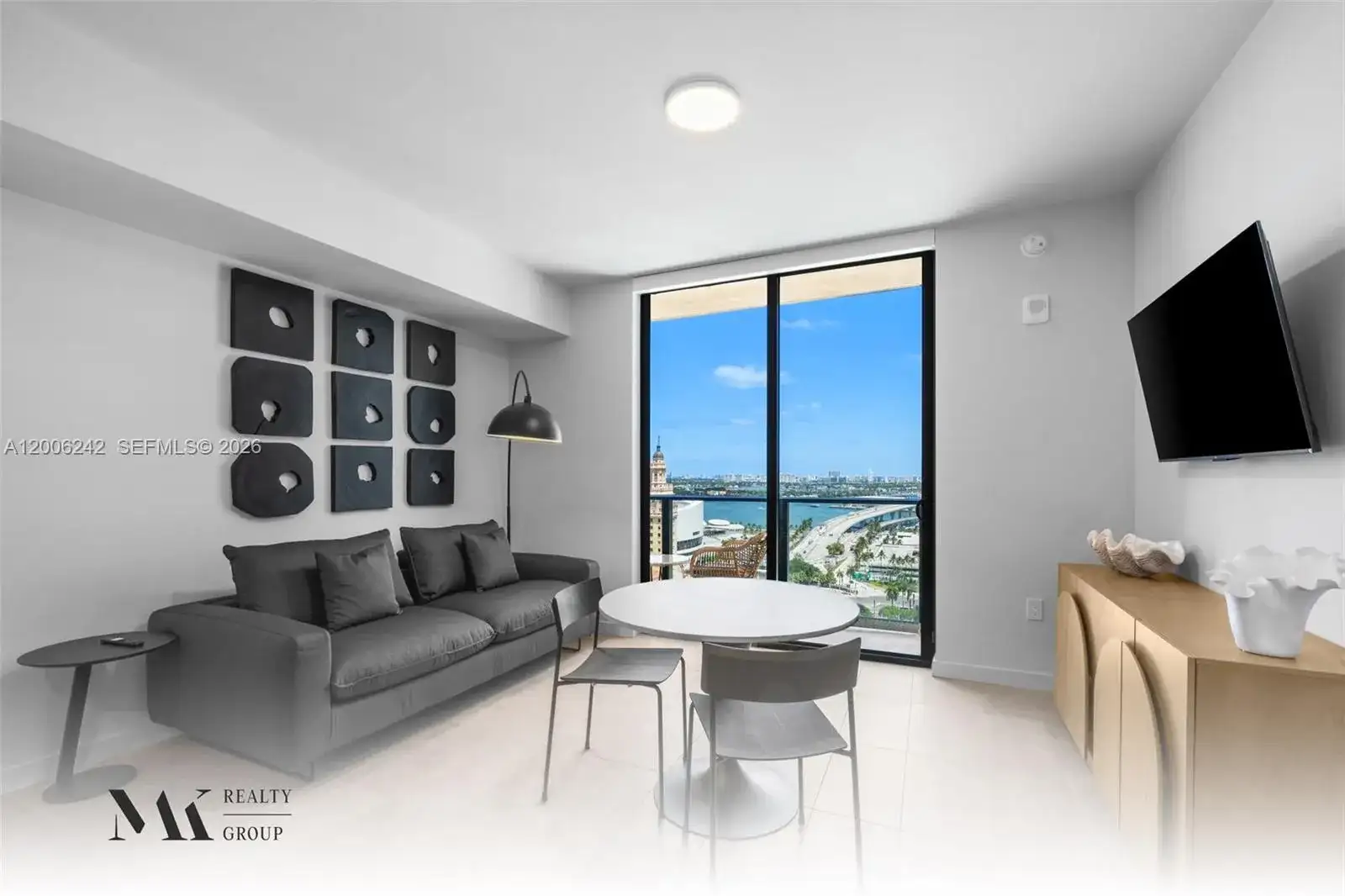 121 NE 5 # 2700, Miami FL 33132 photo 3