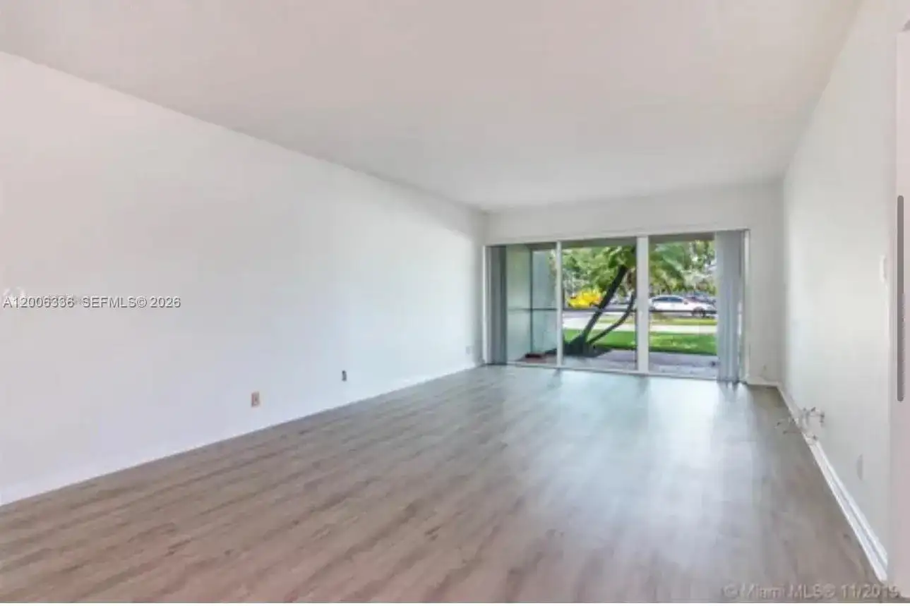 100 Lakeview Dr # 112, Weston FL 33326 photo 4