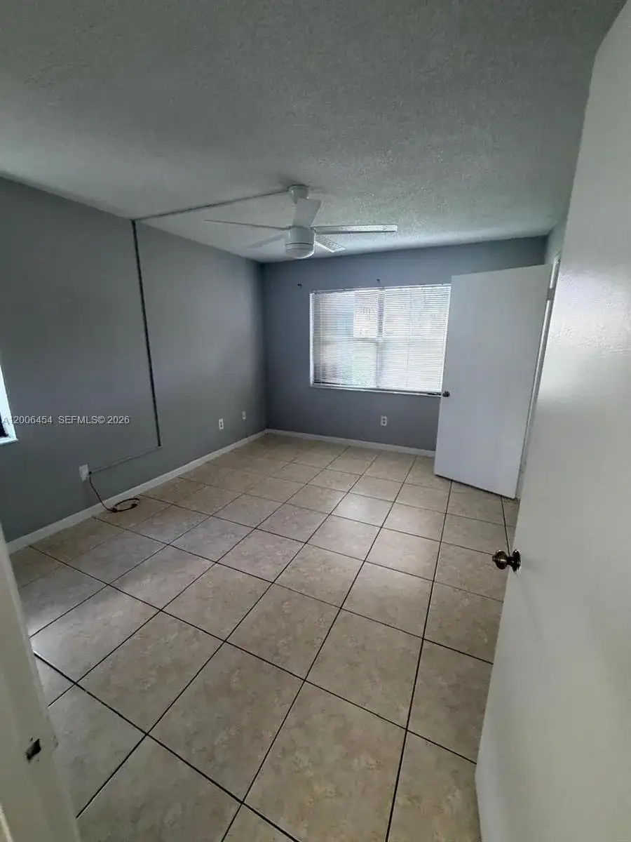 20825 NE 8th Ct # 19, Miami FL 33179 photo 3