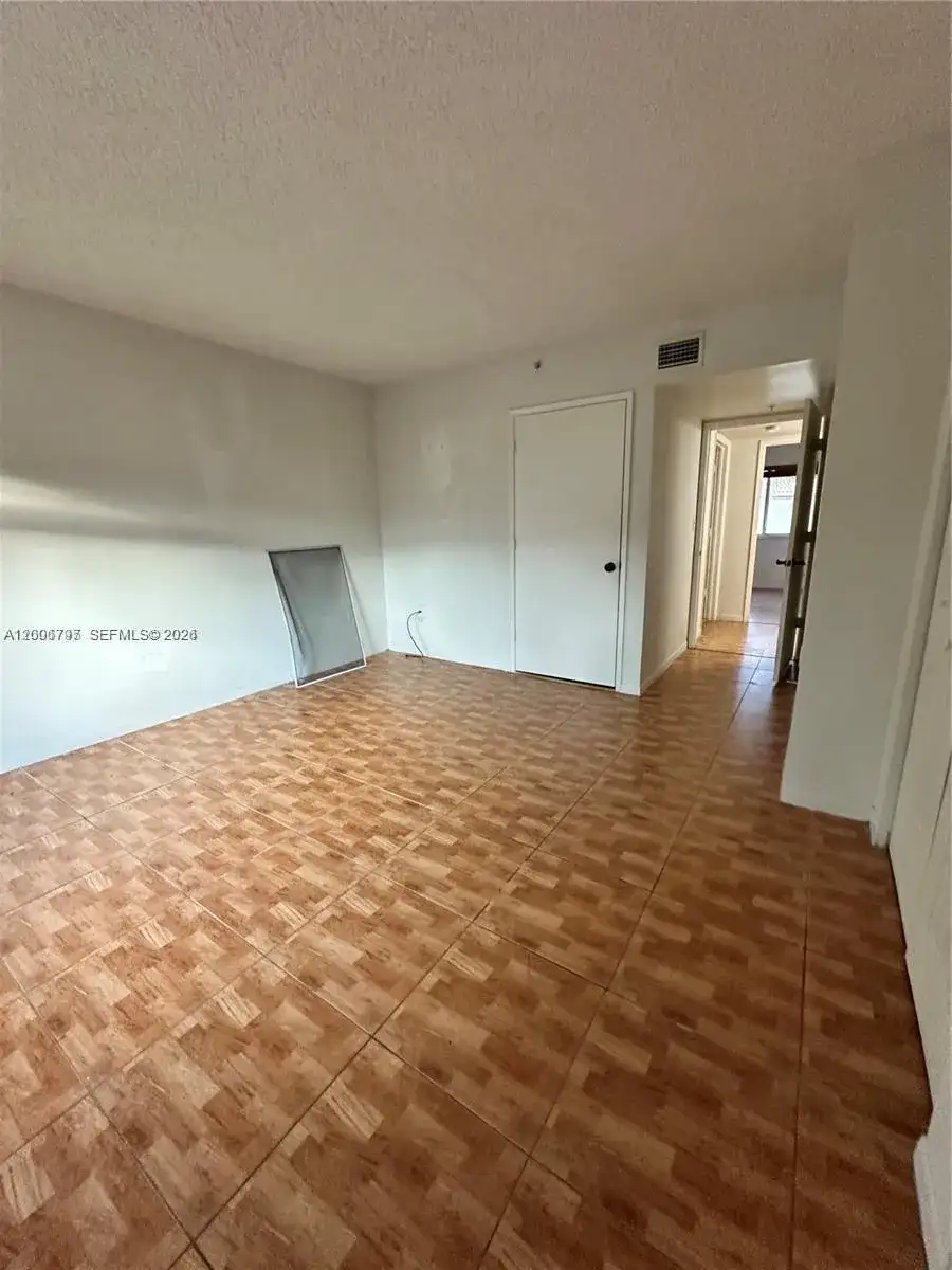 551 NW 82nd Ave # 502, Miami FL 33126 photo 3