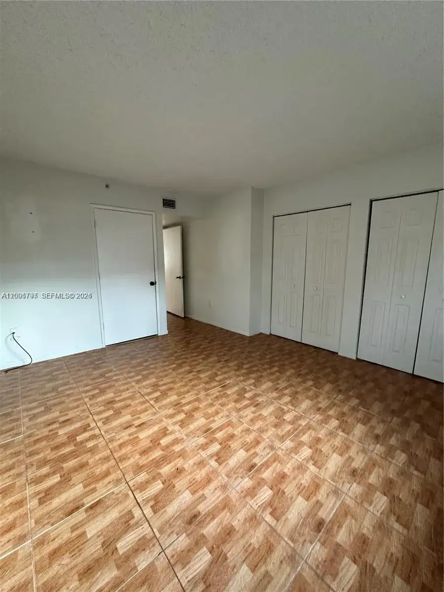 551 NW 82nd Ave # 502, Miami FL 33126 photo 4