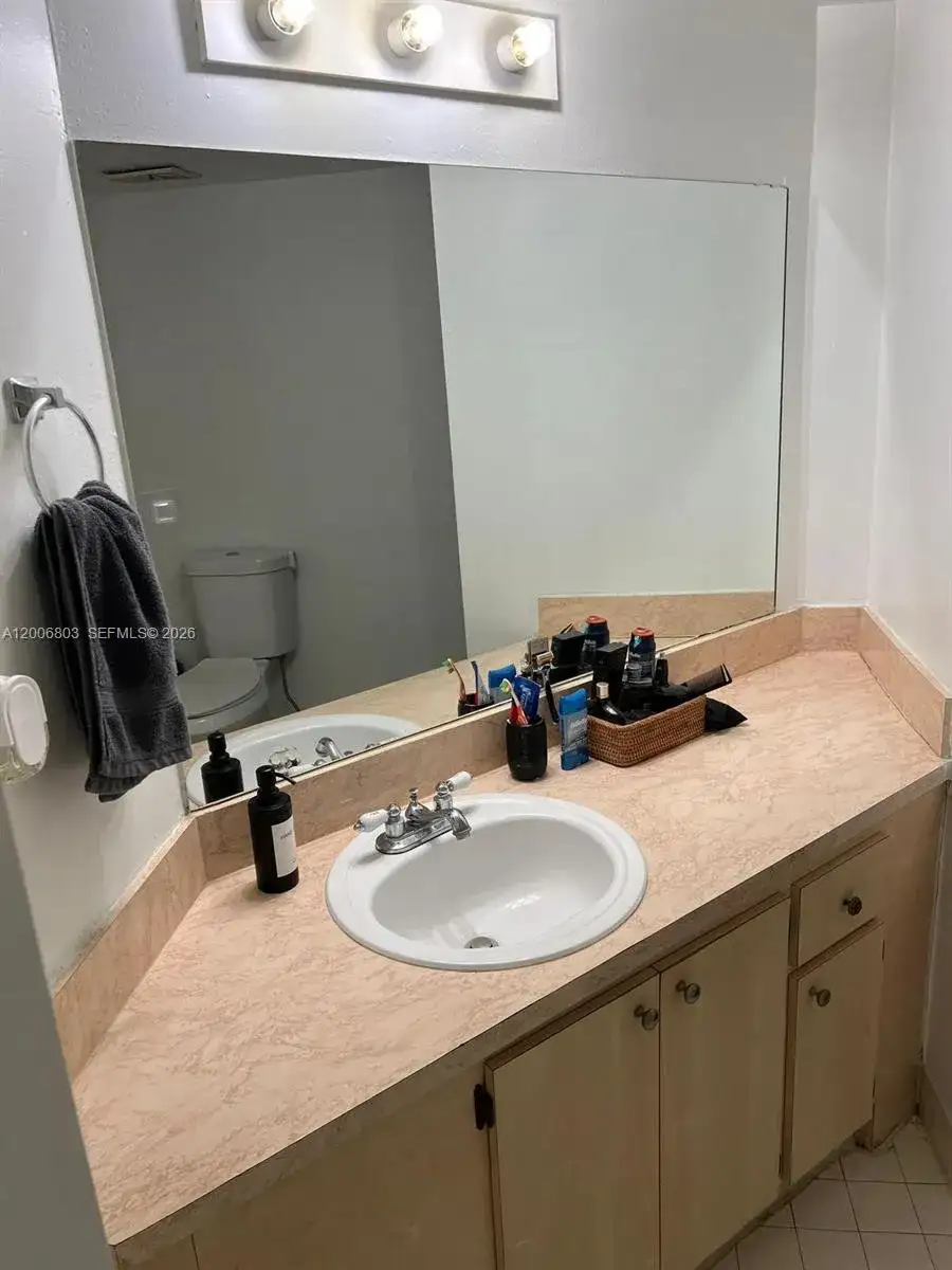 7125 NW 186th St # B502, Hialeah FL 33015 photo 3