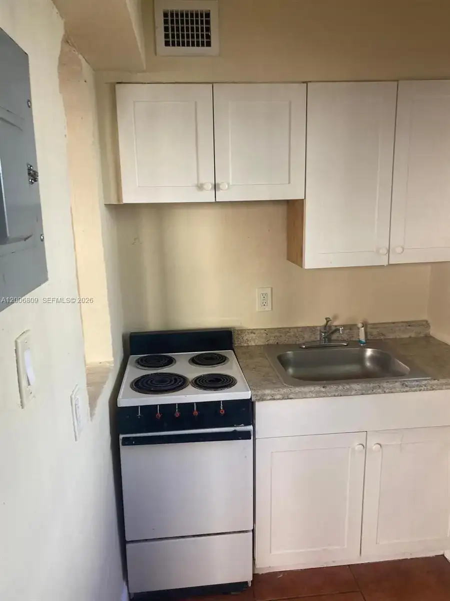 1319 NW 60th St # 4, Miami FL 33142 photo 4