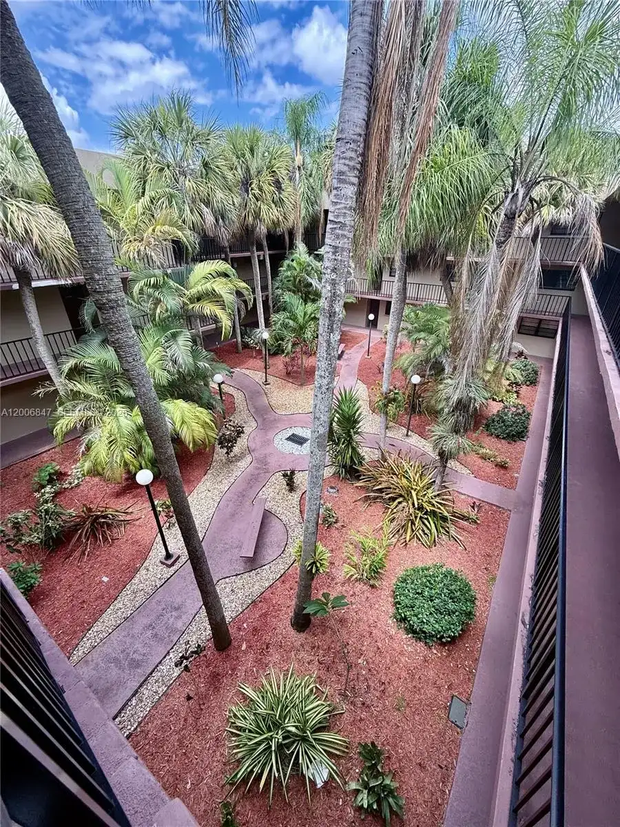 10835 SW 112th Ave # 306, Miami FL 33176 photo 2