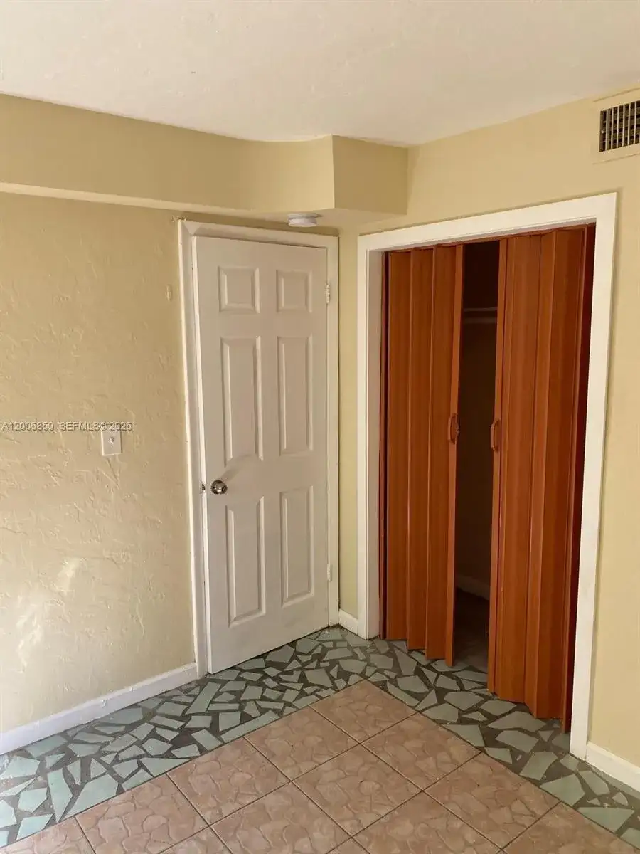 1319 NW 60th St # 5, Miami FL 33142 photo 4
