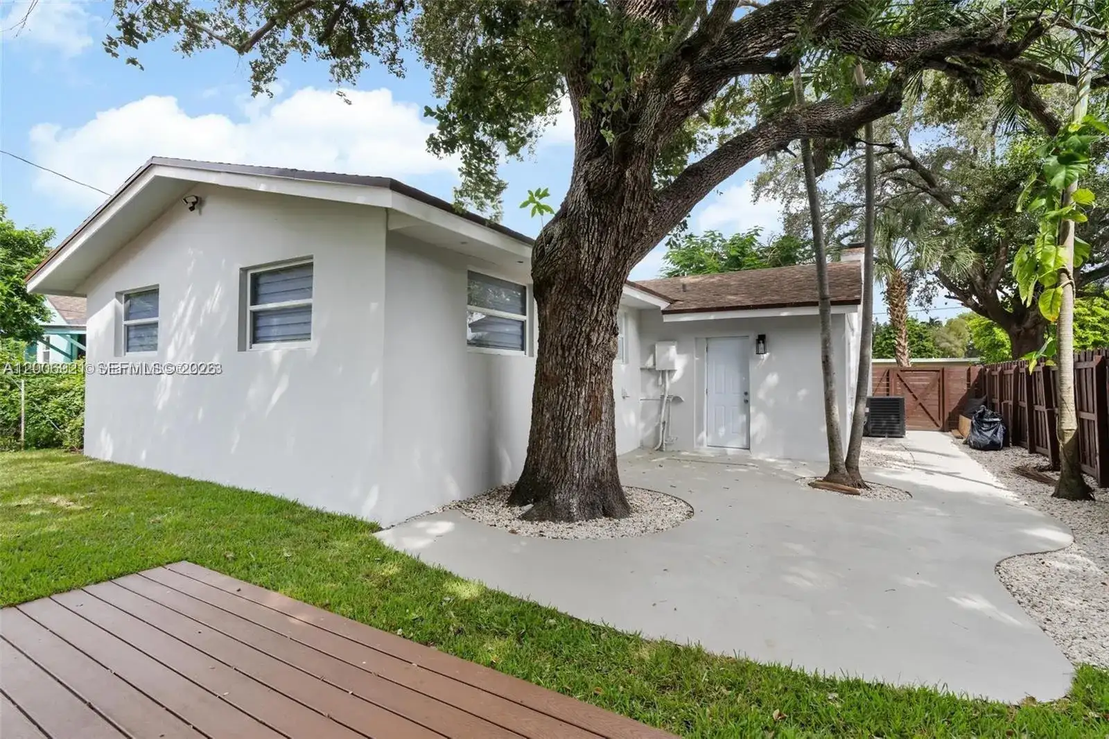 212 NW 103rd St, Miami FL 33150 photo 4