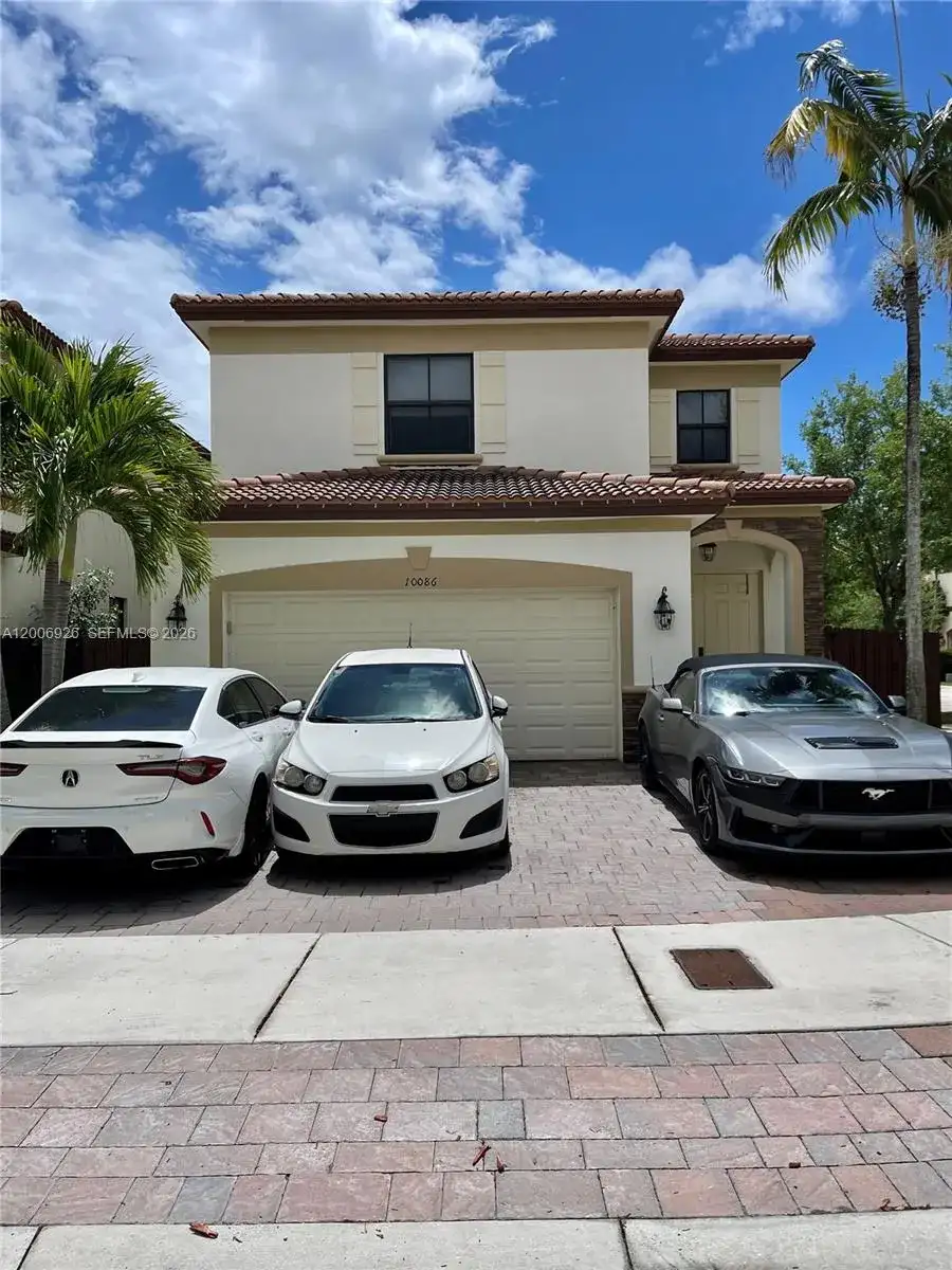 10086 NW 89th Ter, Doral FL 33178 photo 2