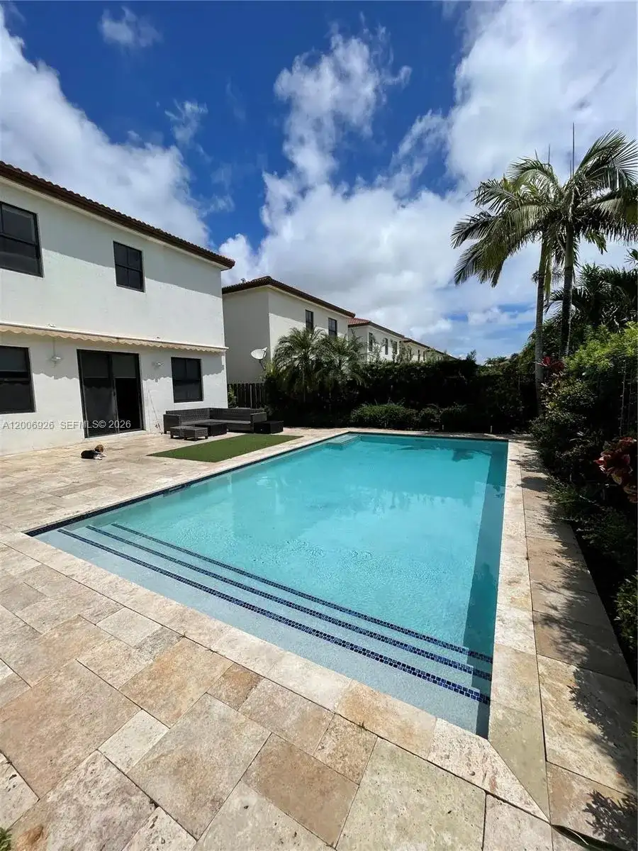 10086 NW 89th Ter, Doral FL 33178 photo 3