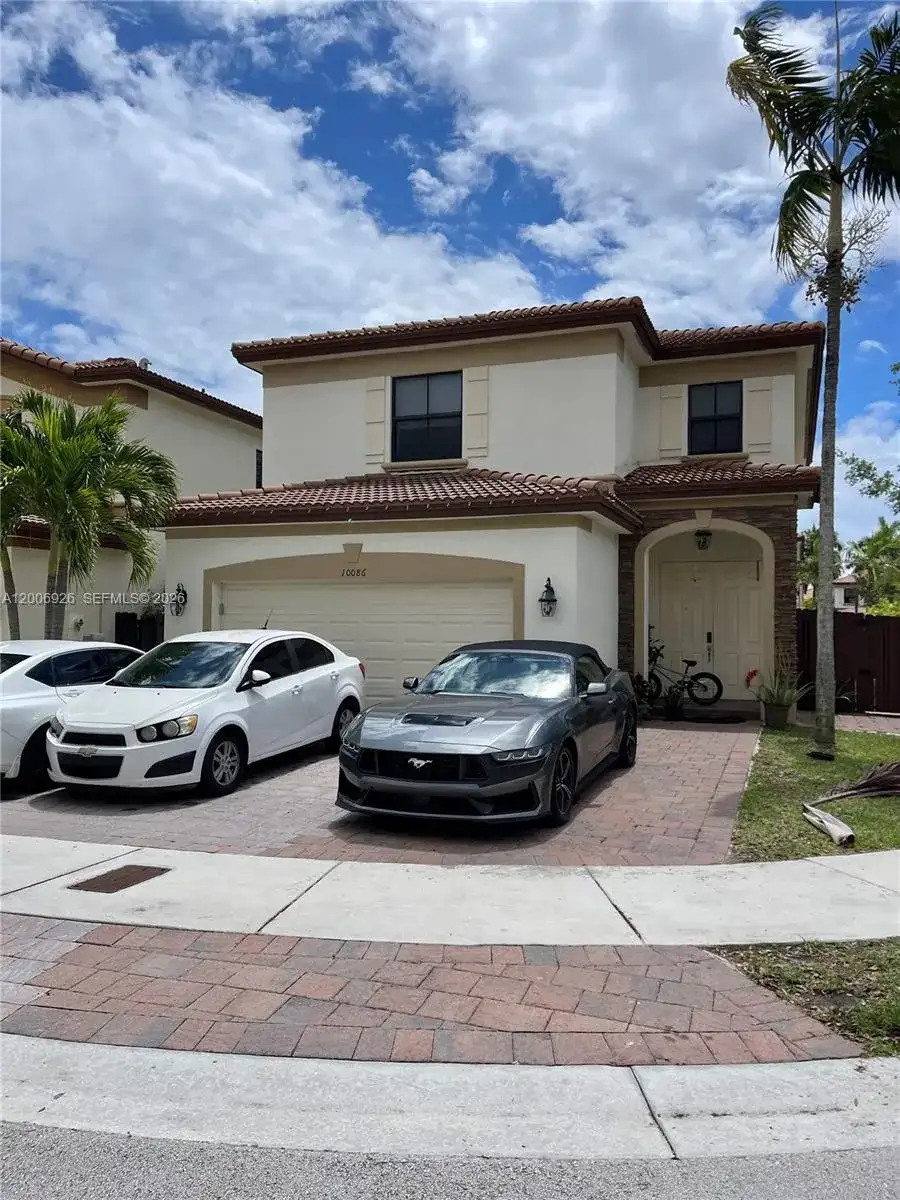 10086 NW 89th Ter, Doral FL 33178 photo 4