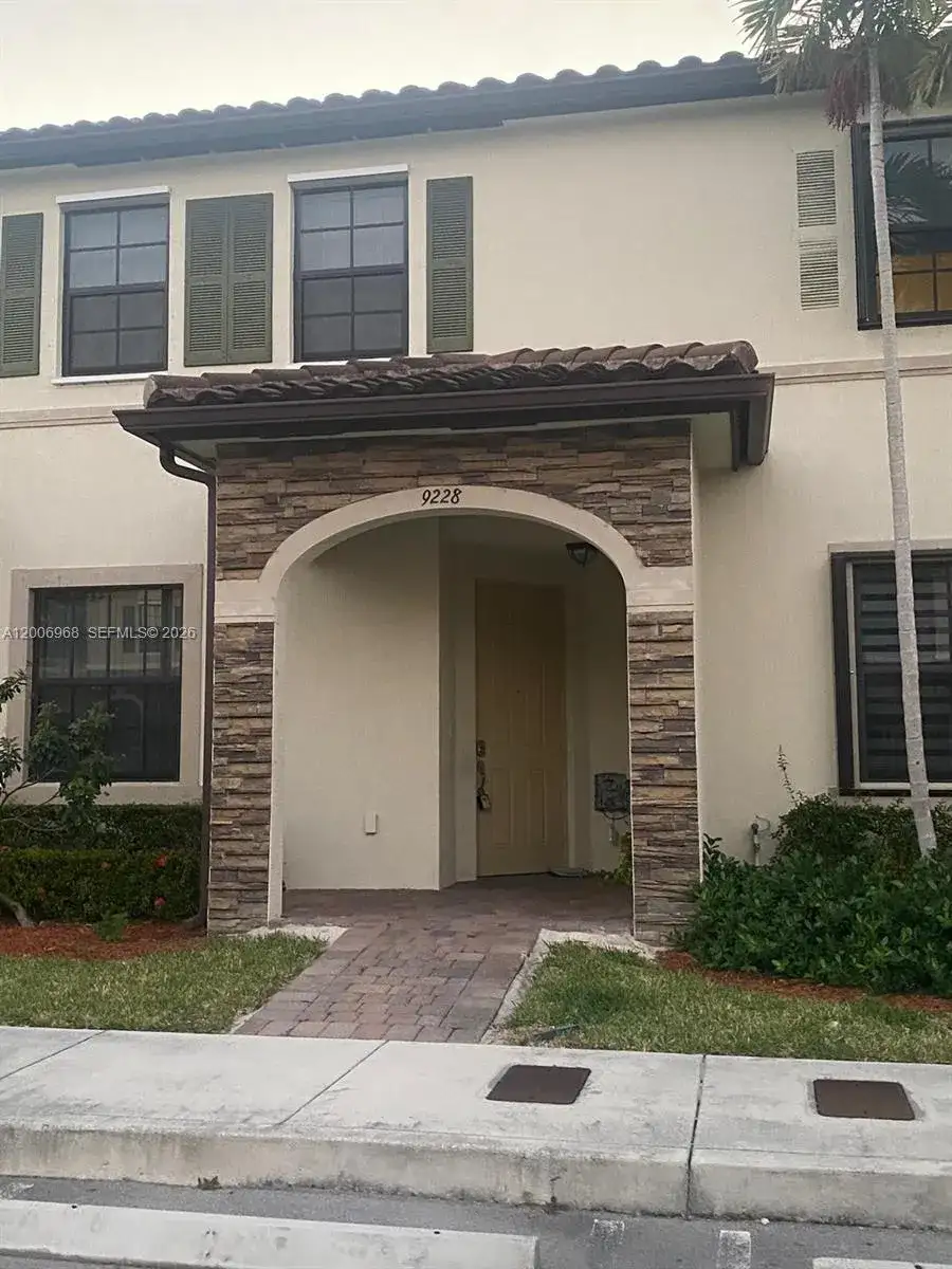9228 W 33rd Way # 9828, Hialeah FL 33018 photo 2