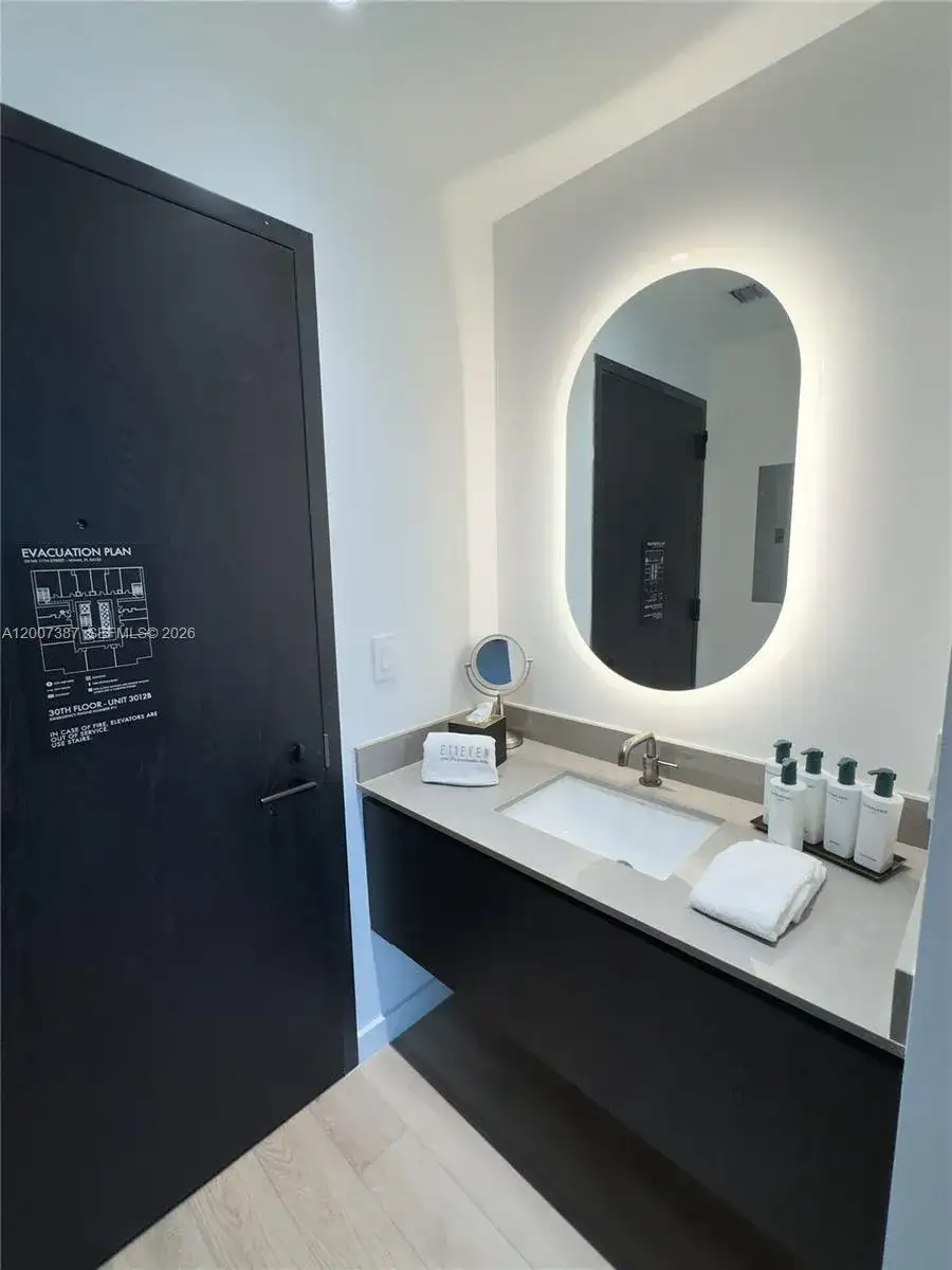 20 NE 11th St # 3012B, Miami FL 33132 photo 3
