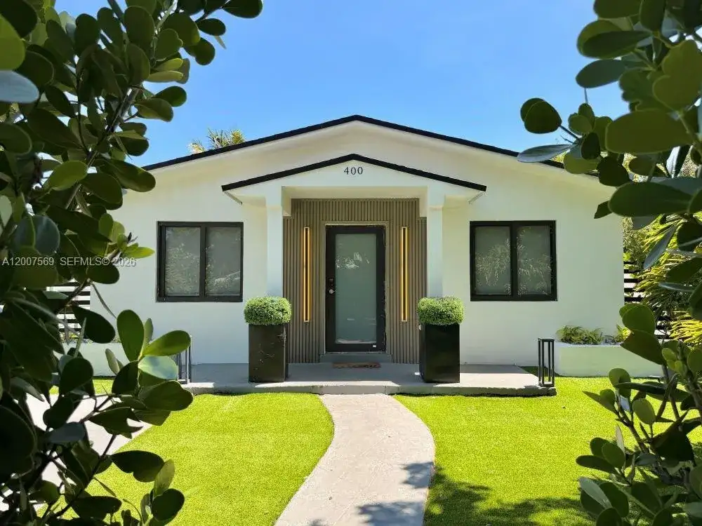 400 NW 40th St, Miami FL 33127 photo 2