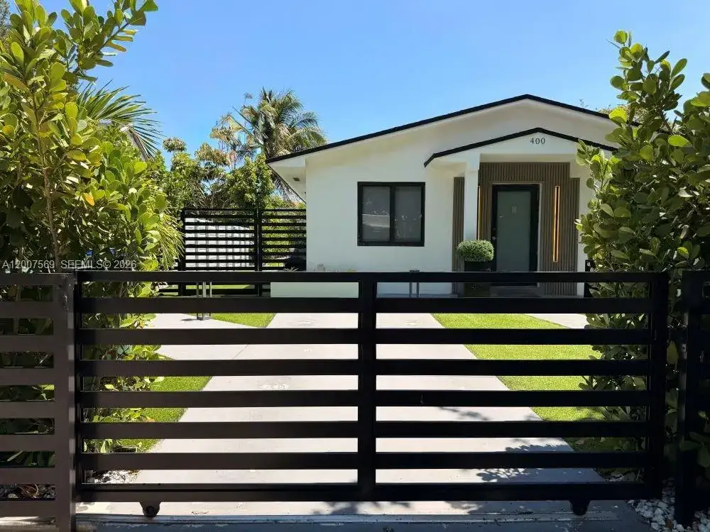 400 NW 40th St, Miami FL 33127 photo 3