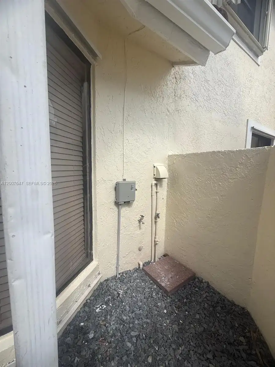 1004 San Remo Cir, Homestead FL 33035 photo 4