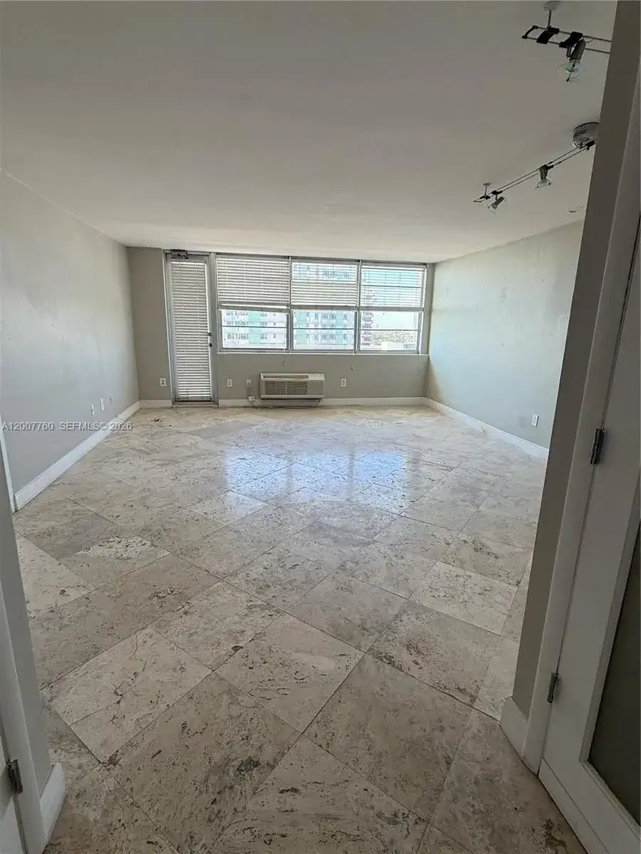 5313 Collins Ave # 1110, Miami Beach FL 33140 photo 2