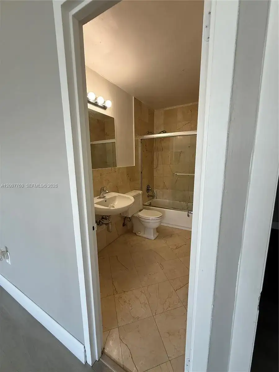 5313 Collins Ave # 1110, Miami Beach FL 33140 photo 4