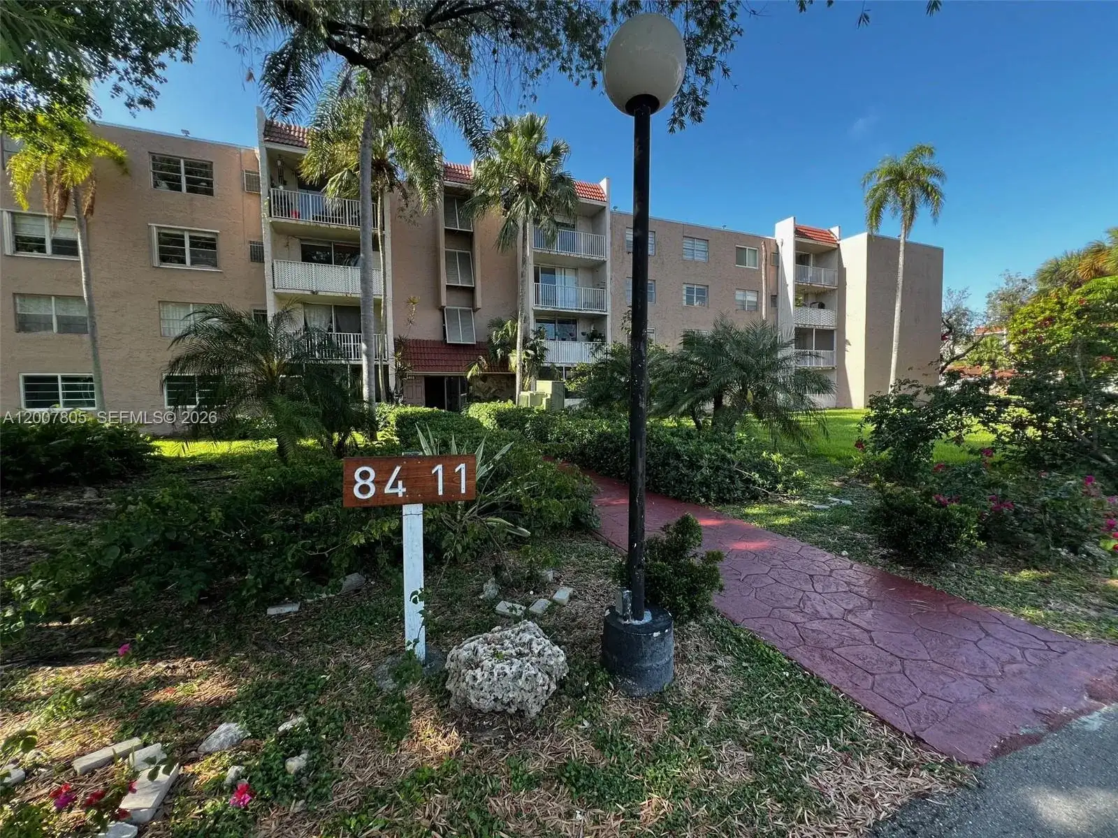 8411 NW 8th St # 105, Miami FL 33126 photo 2