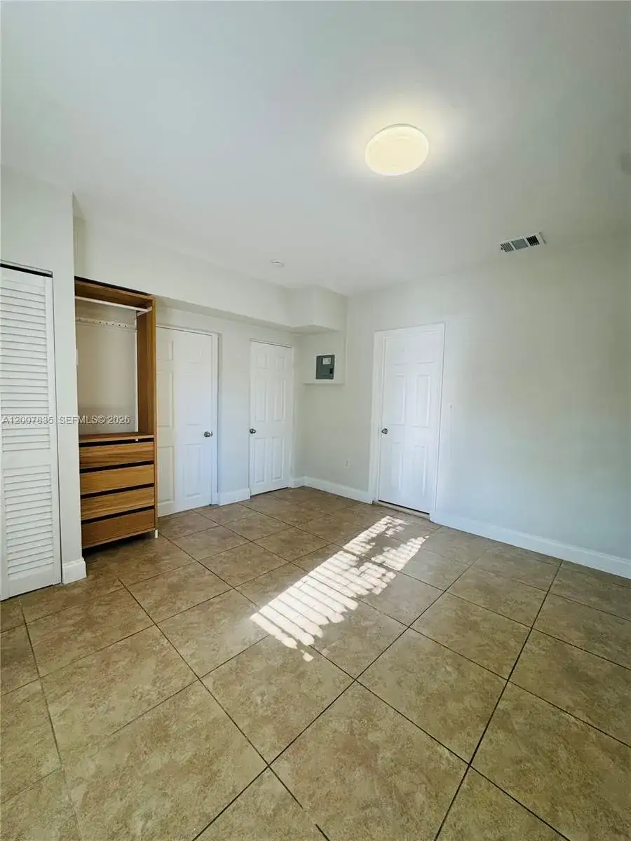 2816 Pine Tree Dr # 3, Miami Beach FL 33140 photo 5