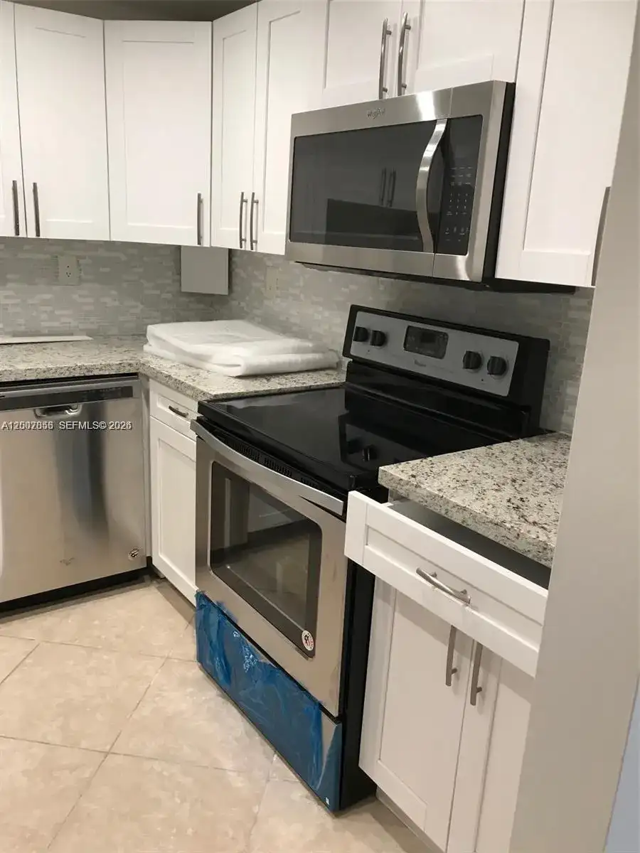 200 178th Dr # 505, Sunny Isles Beach FL 33160 photo 3