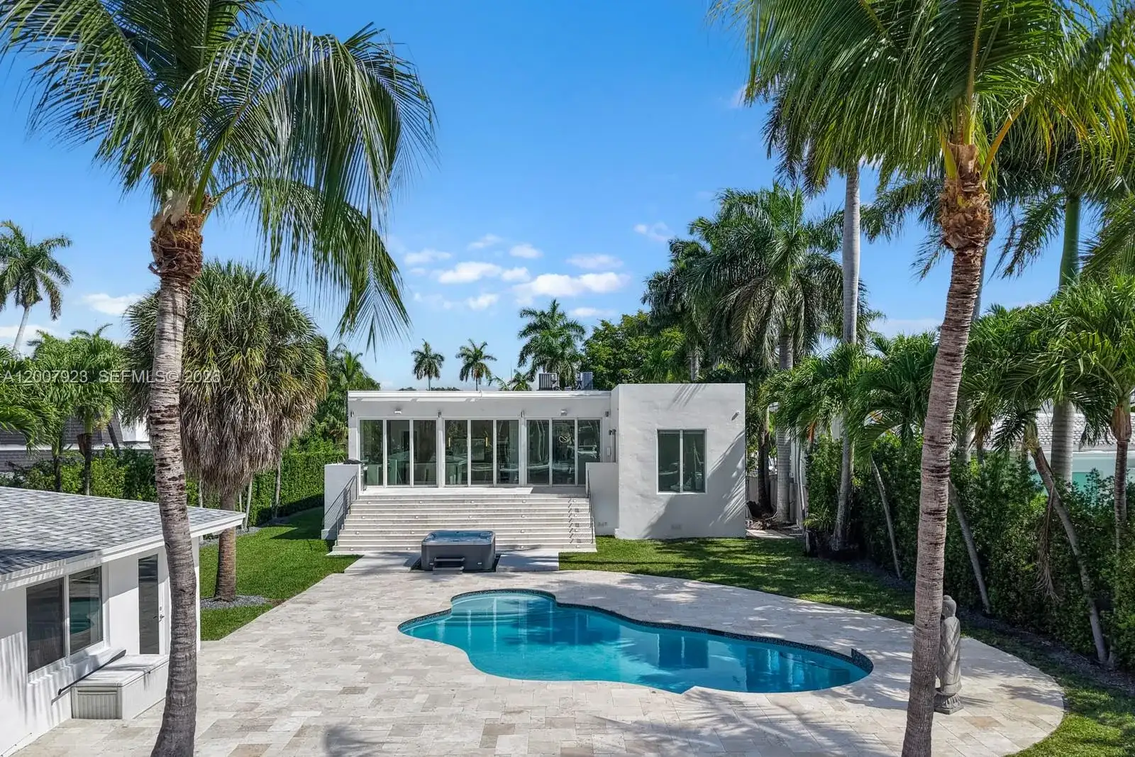 1090 NE 84th St, Miami FL 33138 photo 2