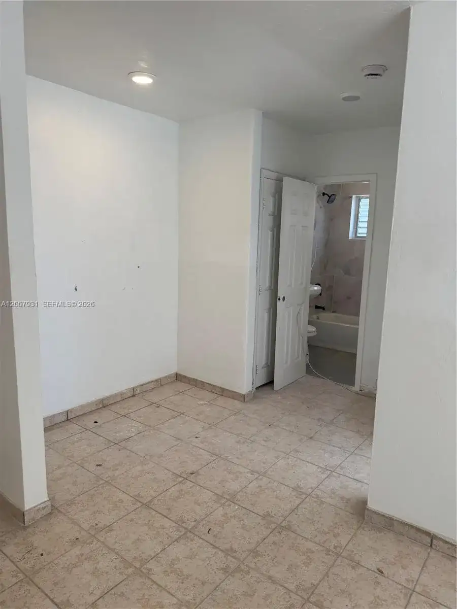 7300 Harding Ave # 21, Miami Beach FL 33141 photo 3