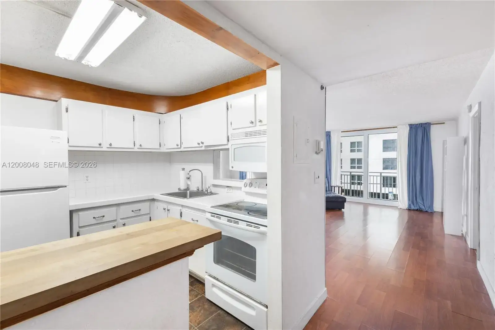 345 Ocean Dr # 304, Miami Beach FL 33139 photo 4