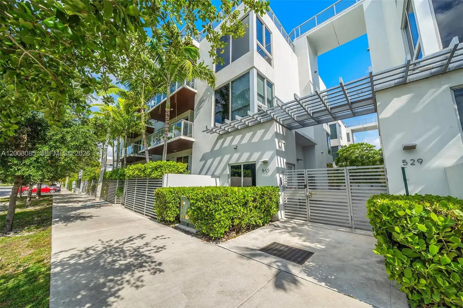 545 SW 11th St # 208, Miami FL 33129 photo 5