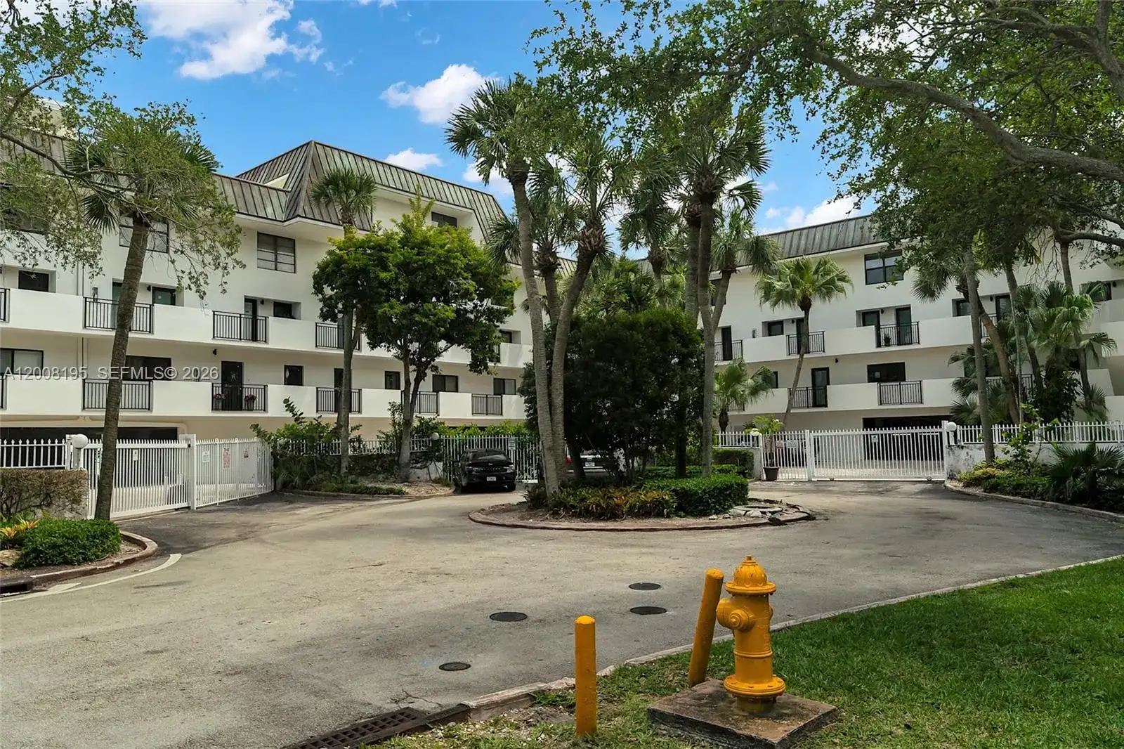 6901 Edgewater Dr # 318, Coral Gables FL 33133 photo 2