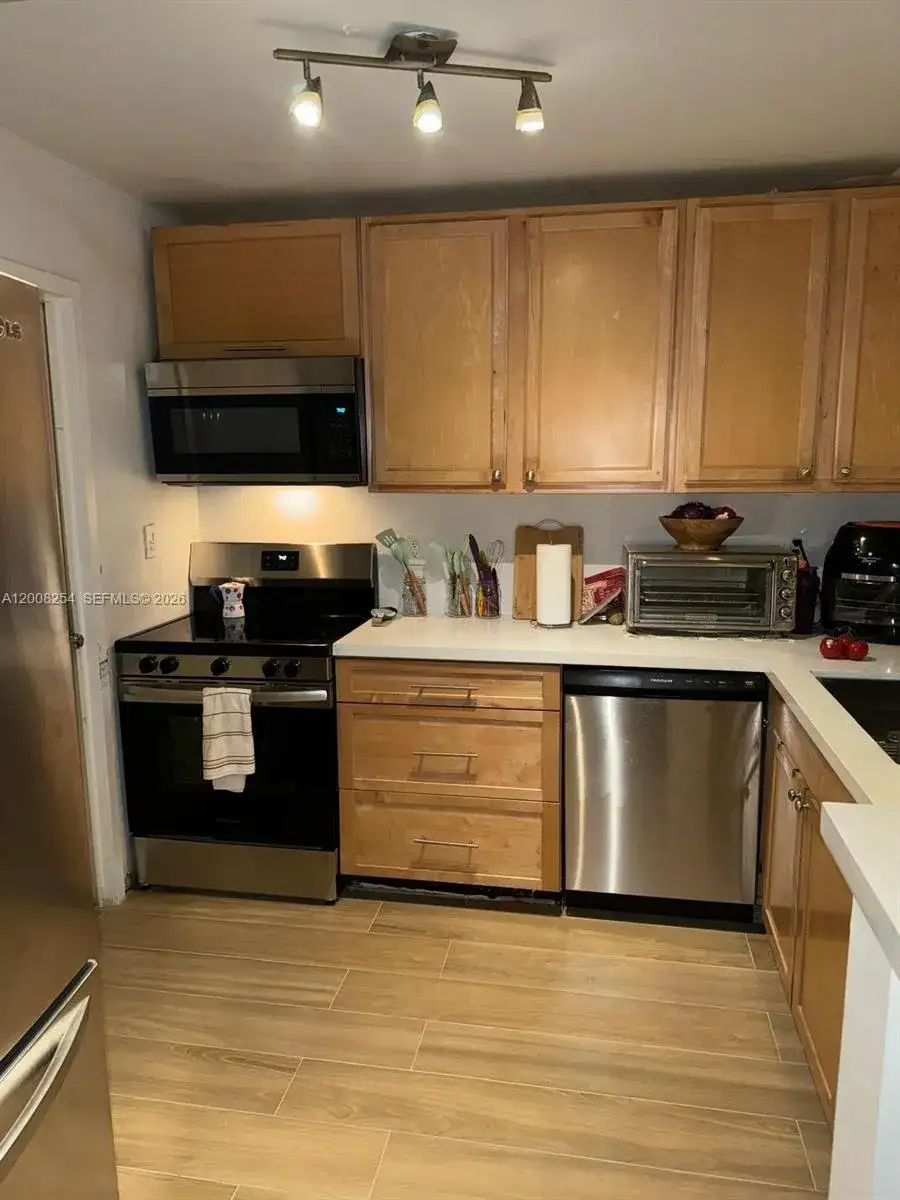 9020 NE 8th Ave # 1D, Miami Shores FL 33138 photo 3