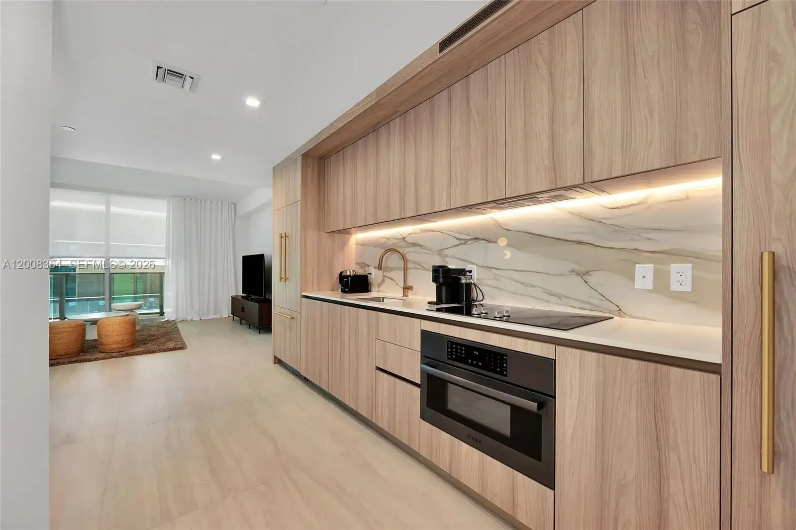 77 SE 5 # 1906, Miami FL 33131-2507 photo 2