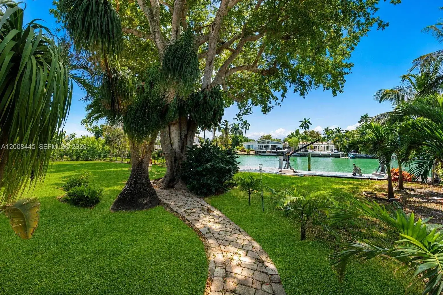540 S Shore Dr, Miami Beach FL 33141 photo 2