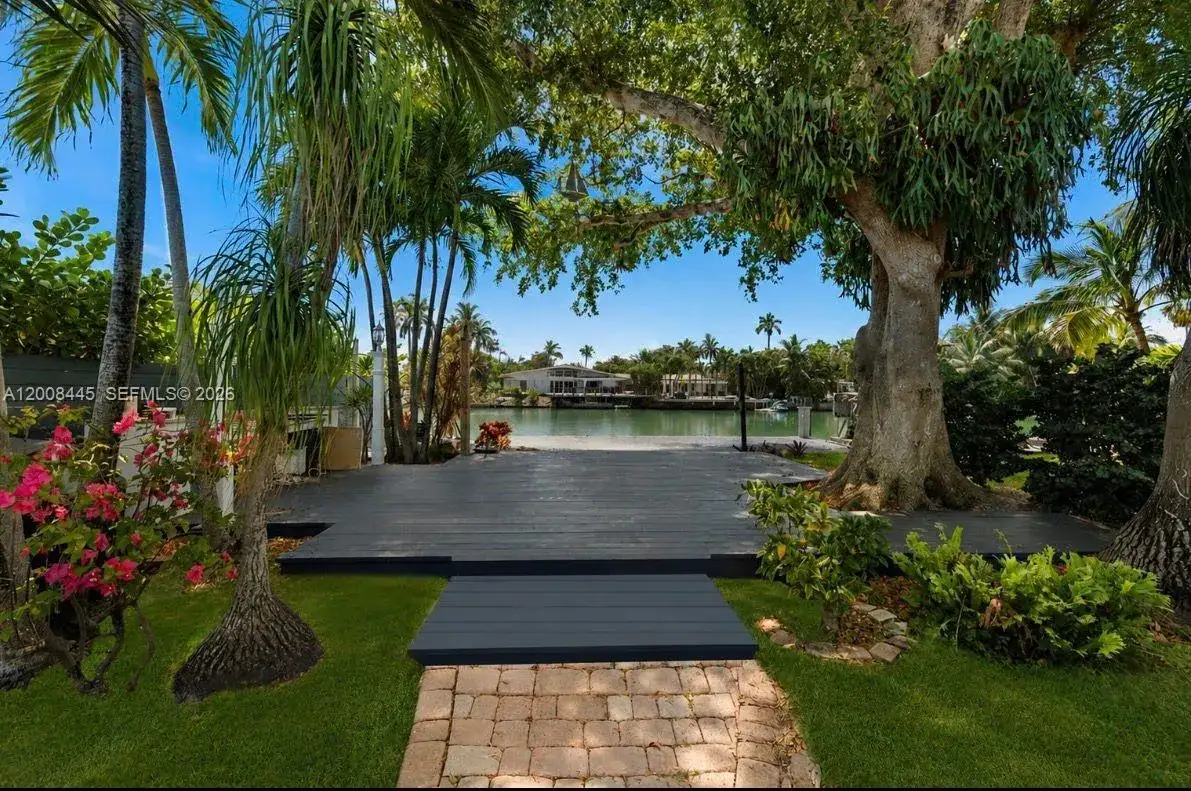 540 S Shore Dr, Miami Beach FL 33141 photo 3