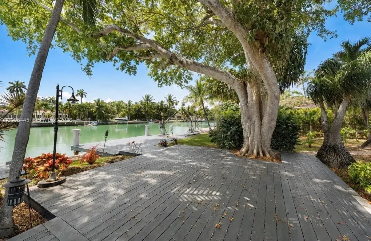 540 S Shore Dr, Miami Beach FL 33141 photo 4