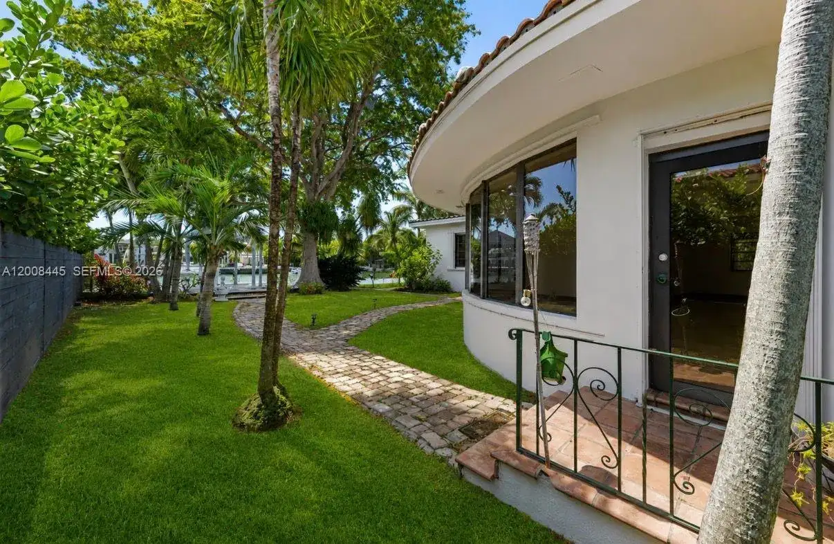 540 S Shore Dr, Miami Beach FL 33141 photo 5
