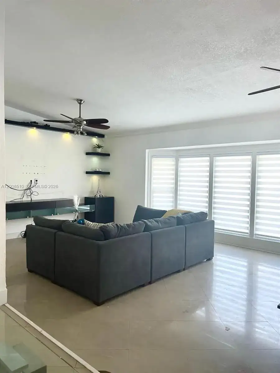 19960 Highland Lakes Blvd, Miami FL 33179 photo 5