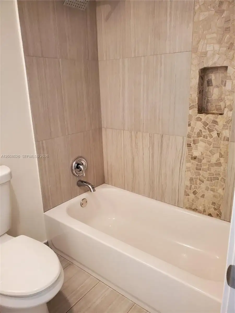 1230 NE 139th St # 409, North Miami FL 33161 photo 3