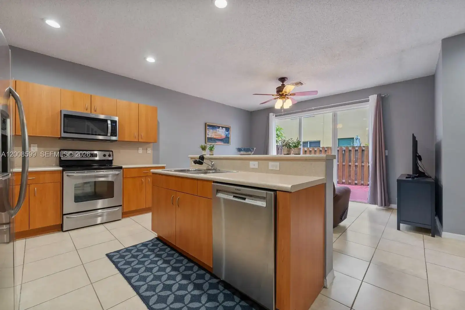 934 NE 42nd Ter, Homestead FL 33033 photo 2