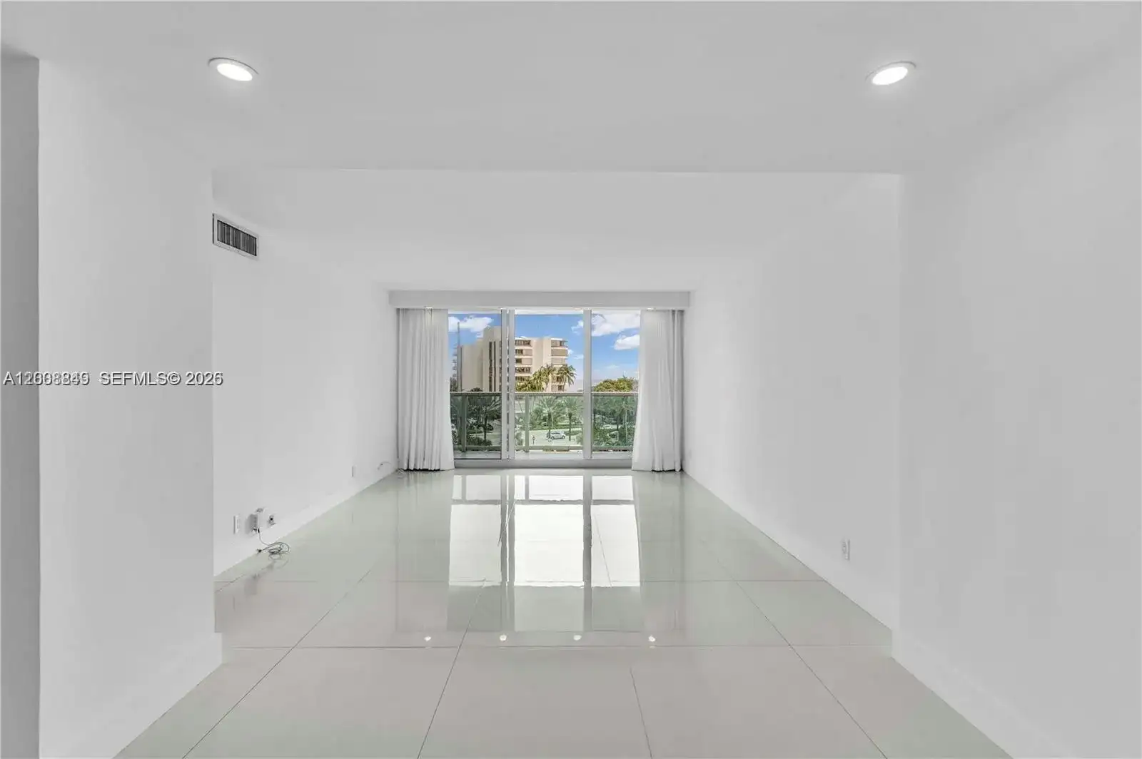 100 Bayview Dr # 508, Sunny Isles Beach FL 33160 photo 4
