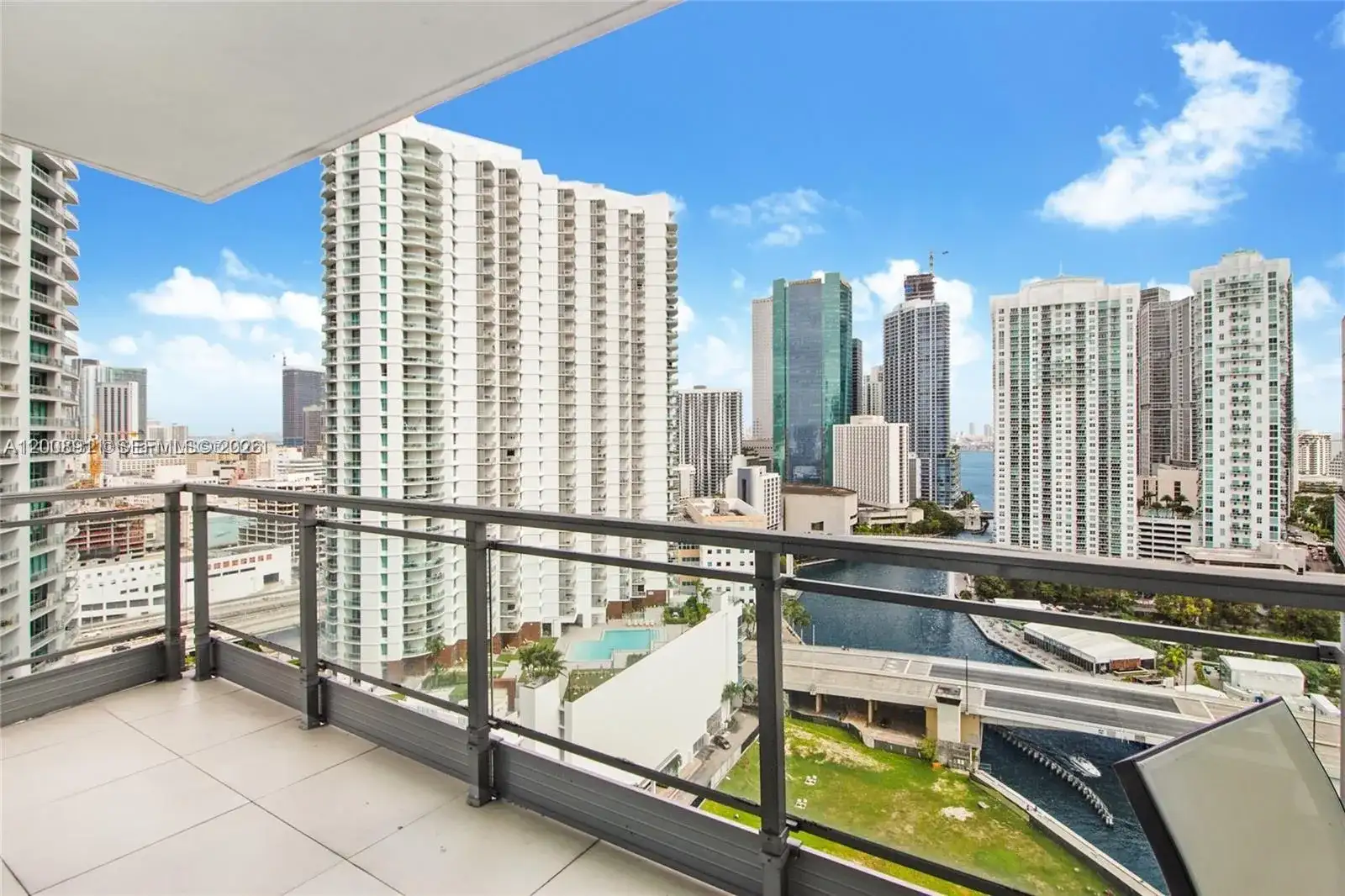 92 SW 3rd St # 2510, Miami FL 33130 photo 2