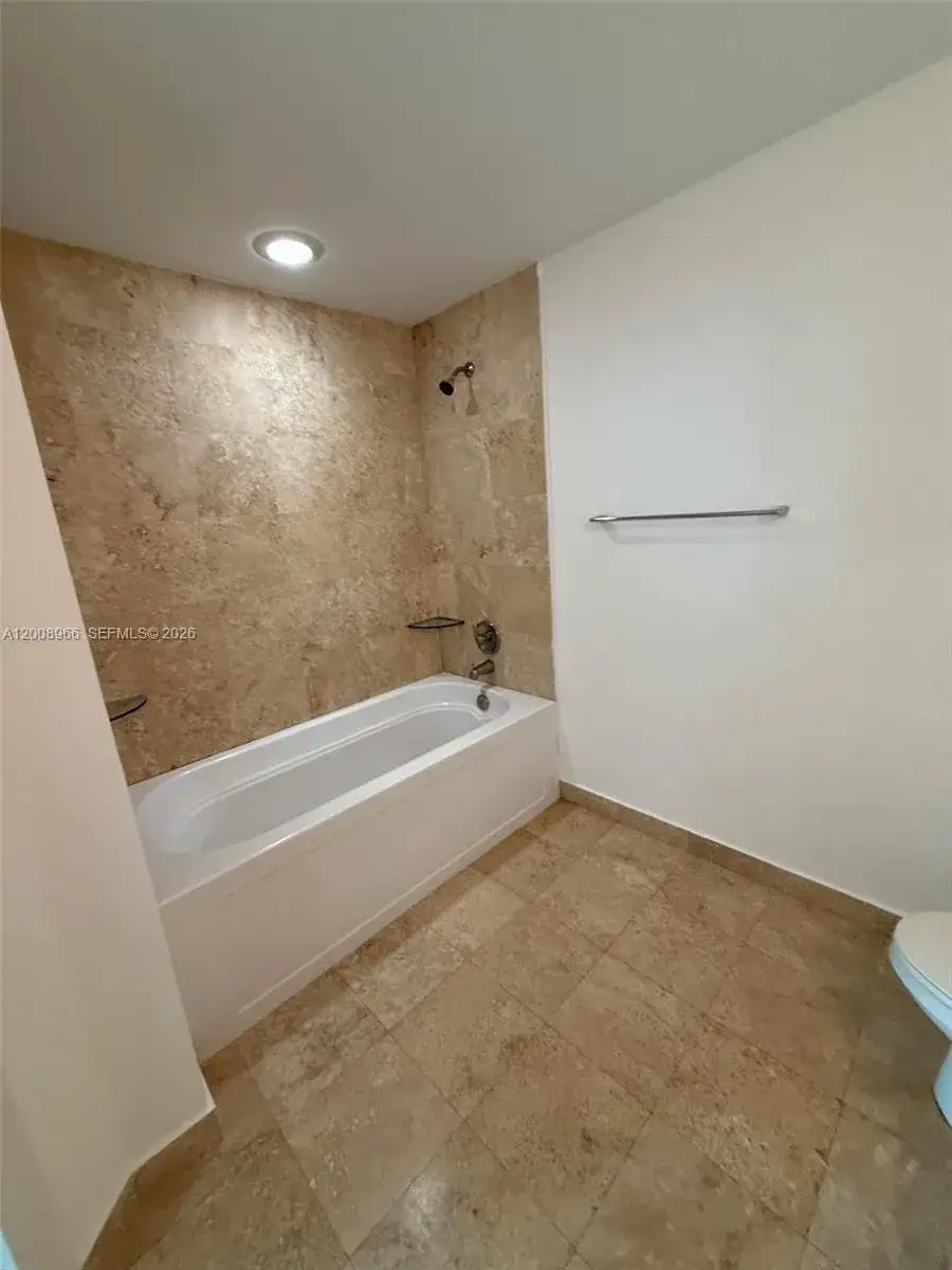 350 S Miami Ave # 2603, Miami FL 33130 photo 5